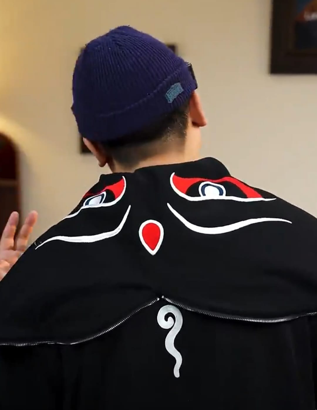 Zipper Tashi Shoepa Hoodies